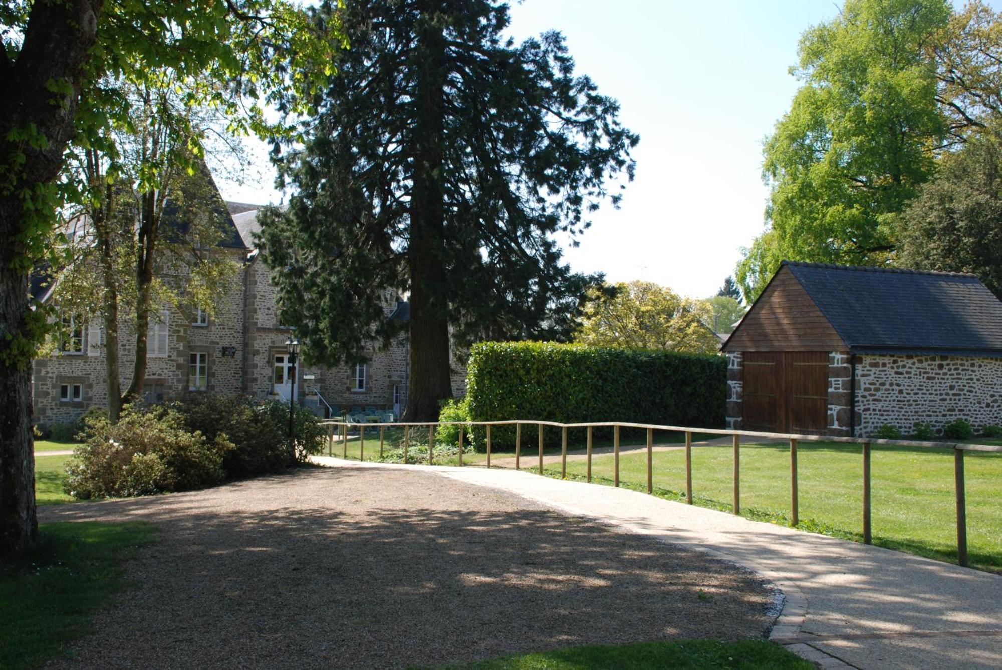 Chateau Du Bourg Saint-Denis-de-Gastines Kültér fotó