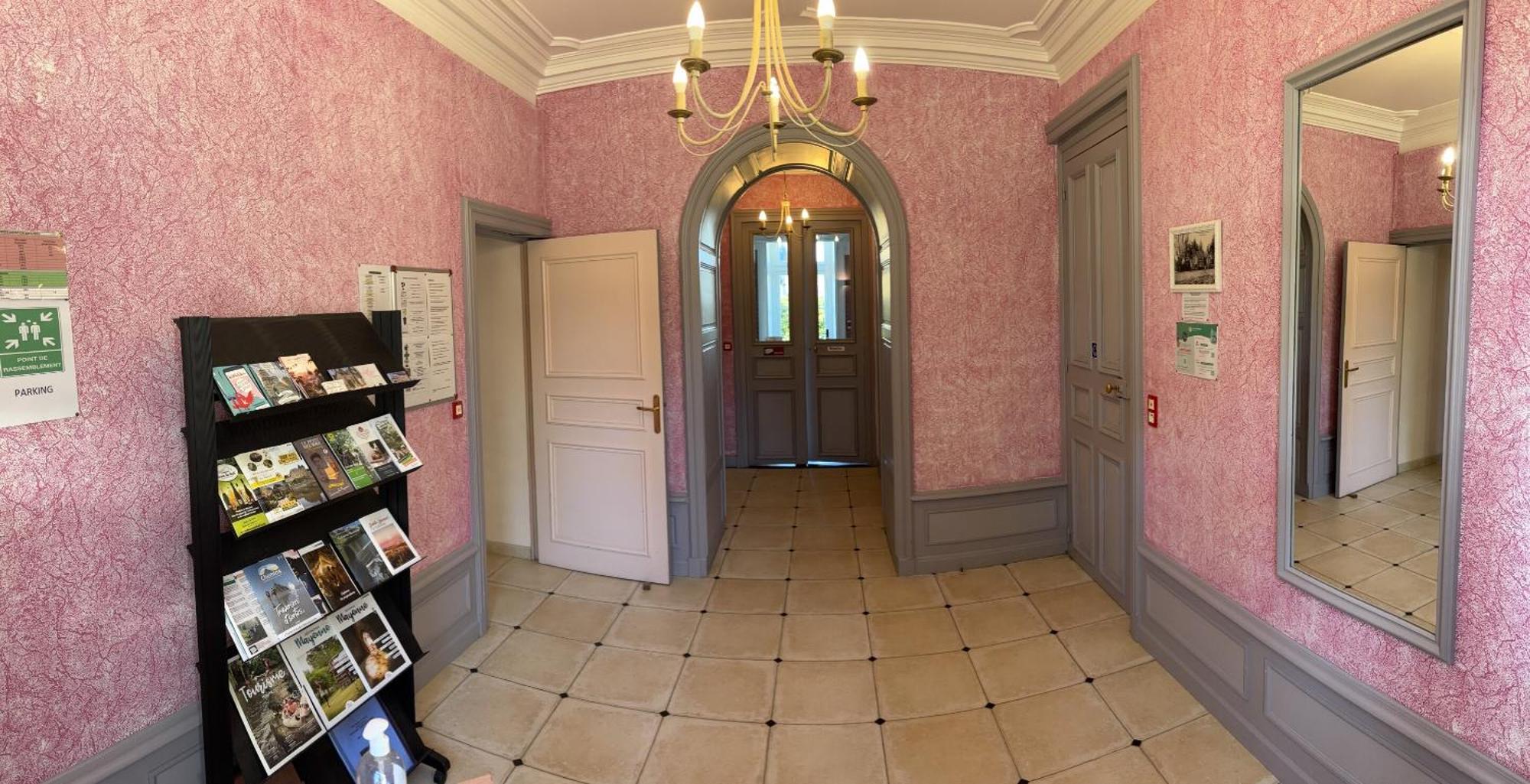 Chateau Du Bourg Saint-Denis-de-Gastines Kültér fotó